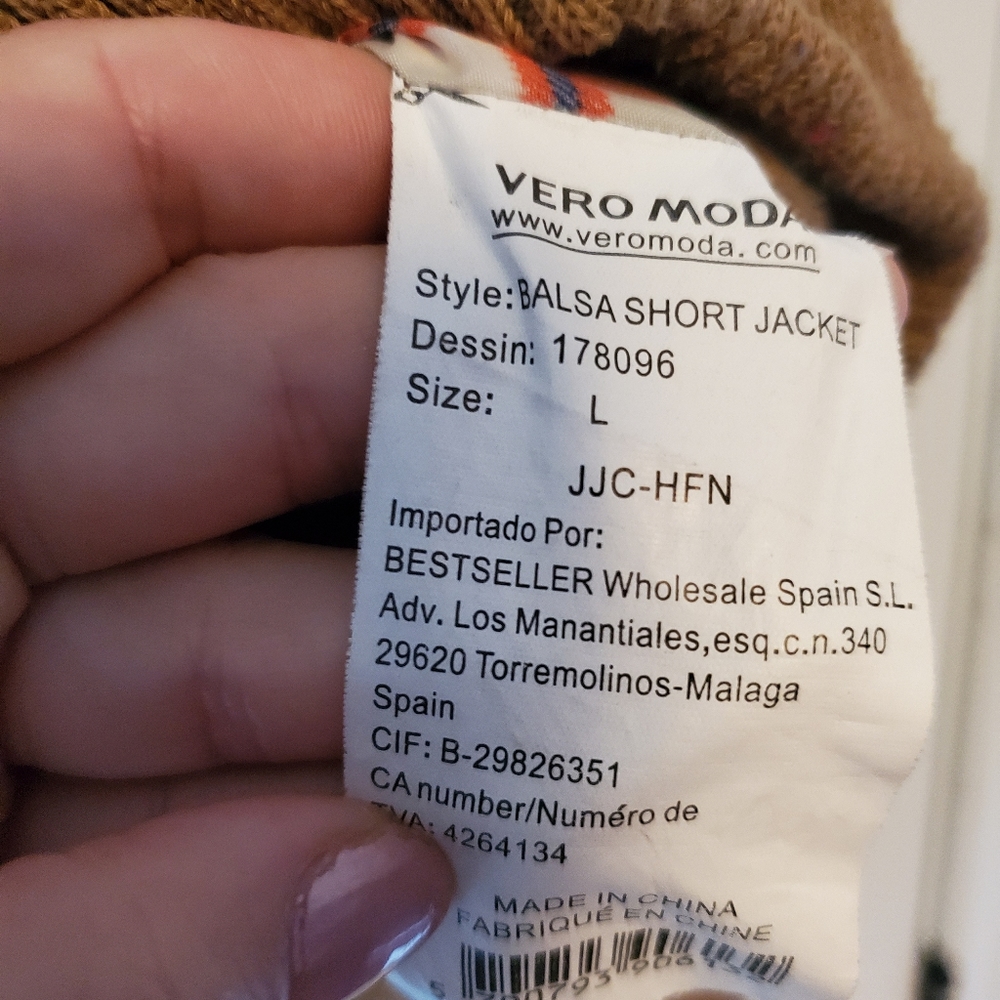 Stylish cropped Vero Moda jacket - Picture 2 of 6